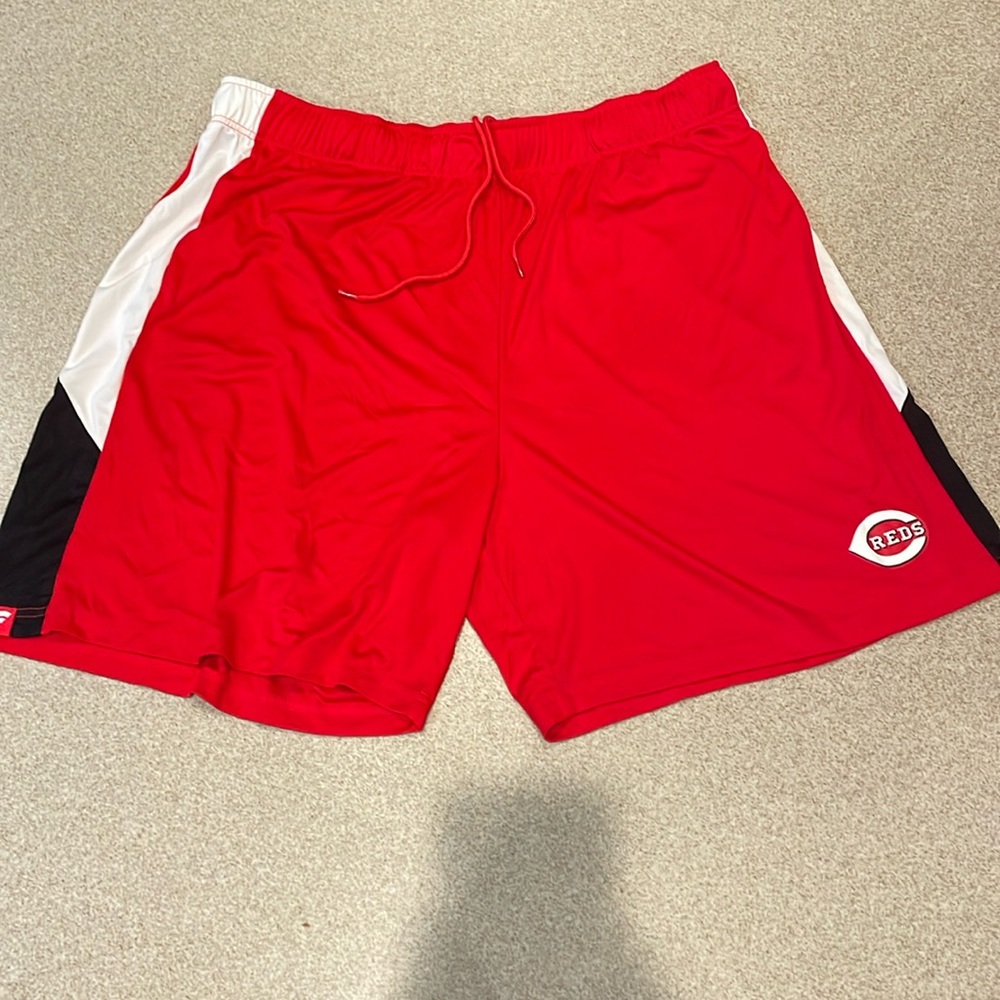 .men’s Fanatics Reds 3XL athletic shorts